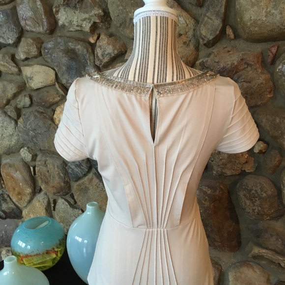 BcbgMaxAzria - Picture 5 of 6